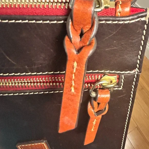 Dooney & Bourke Chocolate Brown and Red Accent Crossbody leather Bag like new! - Picture 9 of 12